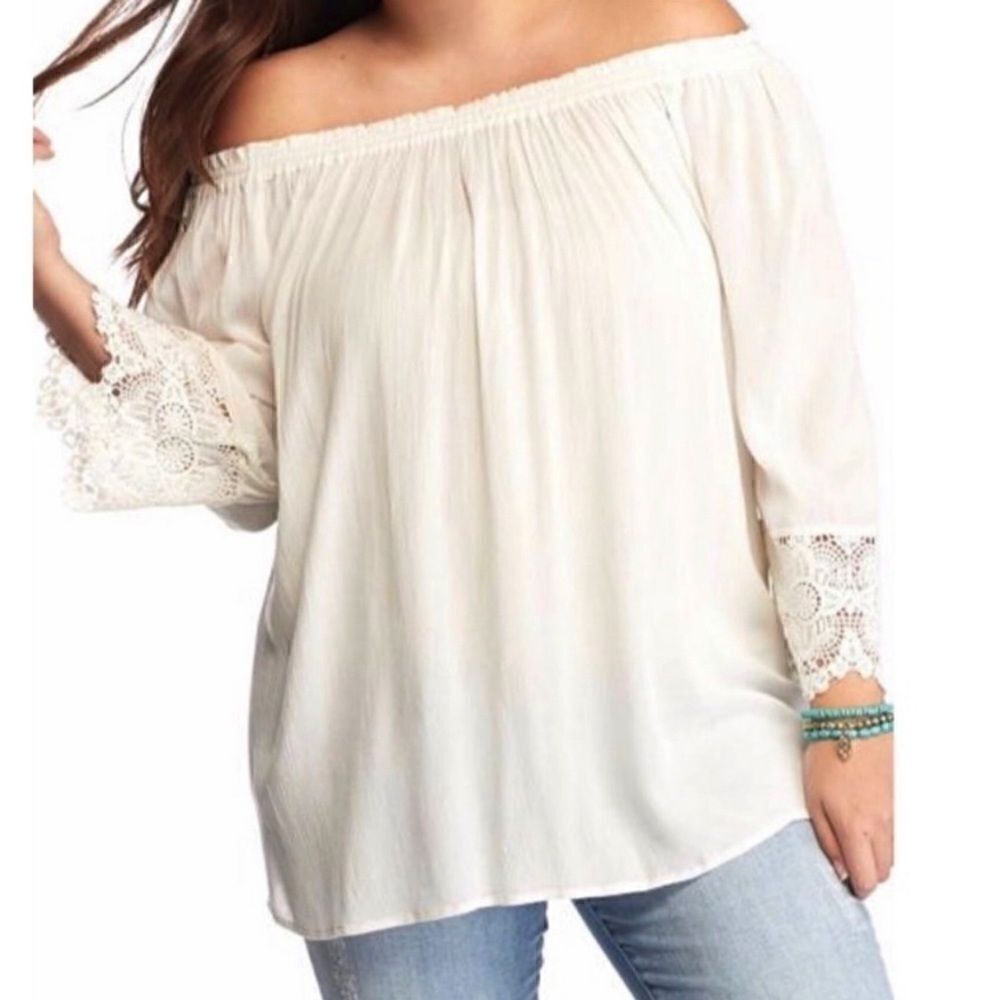 Chelsea & Theodore Flowy Crochet Sleeves Gauzy Off the Shoulder Top, Sz Medium